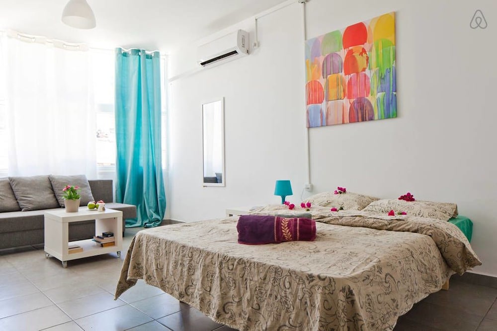 Ha-Carmel Market Apartment