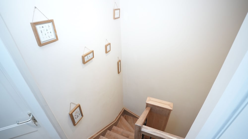 Charming London House - Sleeps 4 & Outdoor Space