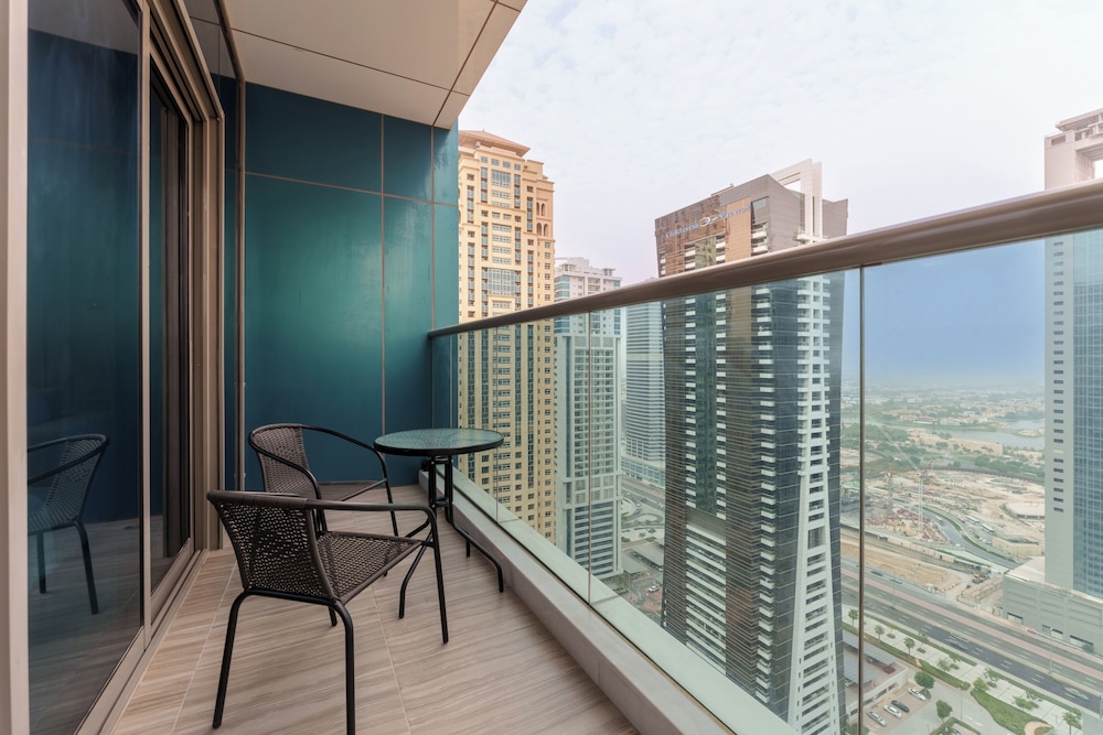 Maison Privee - Modern Living w/ Premium Amenities close to Marina