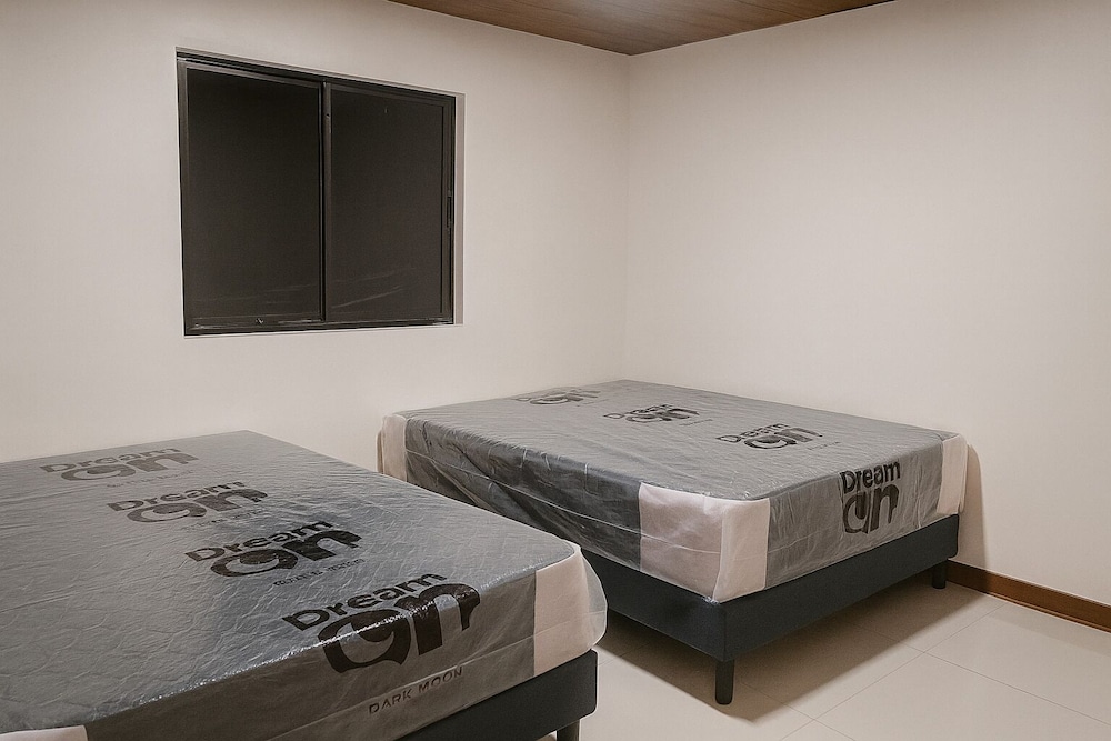 KEYTRI ROOMS
