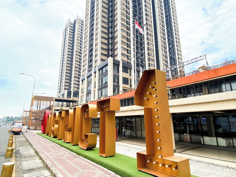 Modern 2Br At Meikarta Apartment