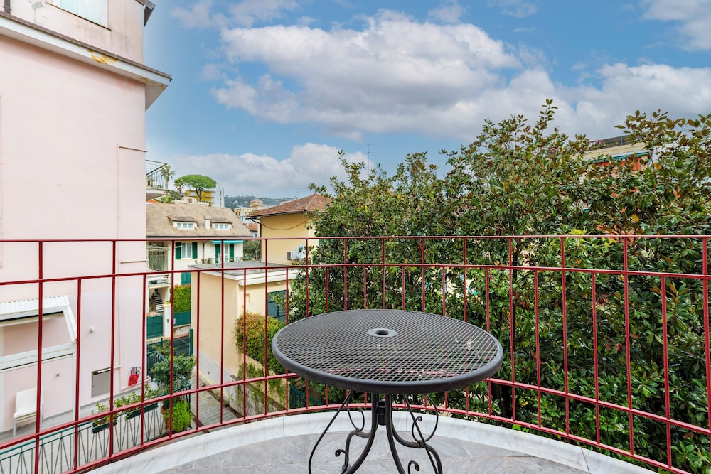 Blissful Flat for 6 Close To The Beach