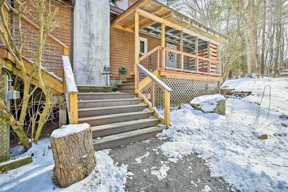 West Cornwall Cabin ~ 4 Mi to Covered Bridge! view 4