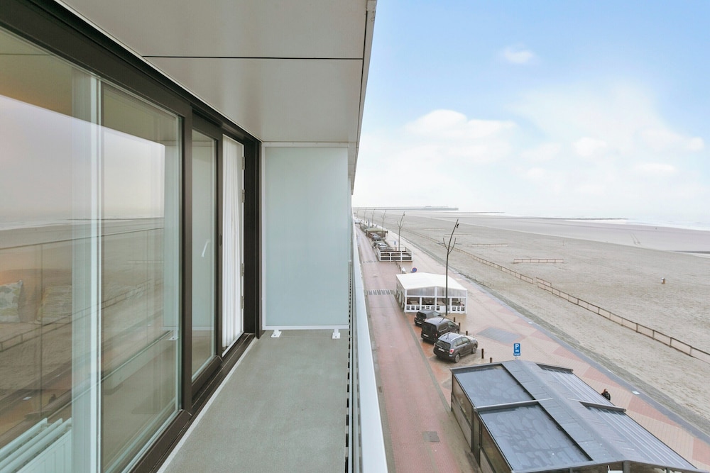Flat in Blankenberge With Stunning Sea Views