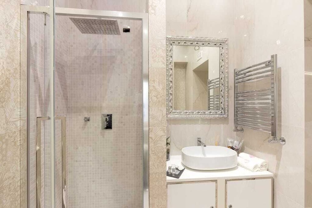 Piazza Venezia Luxury Suite — Rome photo 2