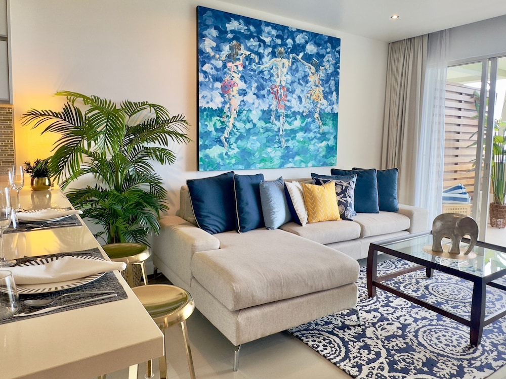 Hillside 2BR Seaview Pool Gym C258