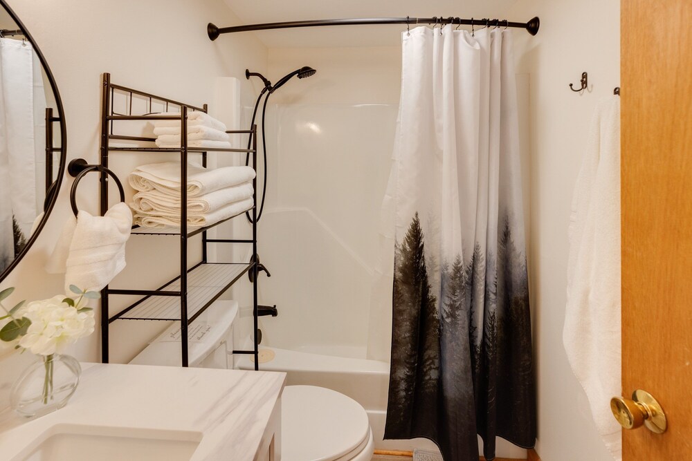 Scenic White Mountains Retreat 4 Bedroom Home