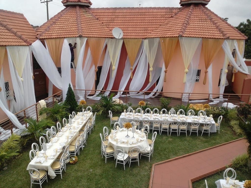 Ponderosa Travel Lodge