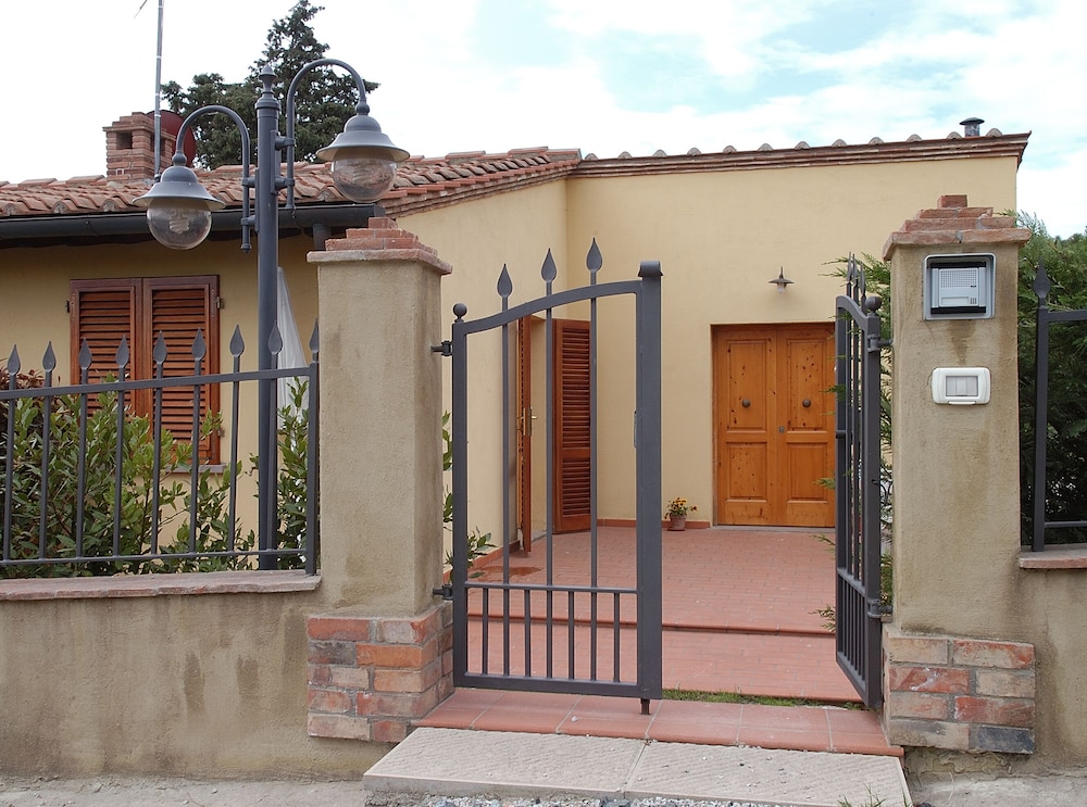 Agriturismo Il Pino - Tuscany Italy - Apartment Ginepro view 4