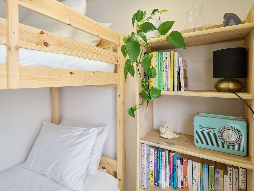 Host Stay Aurora