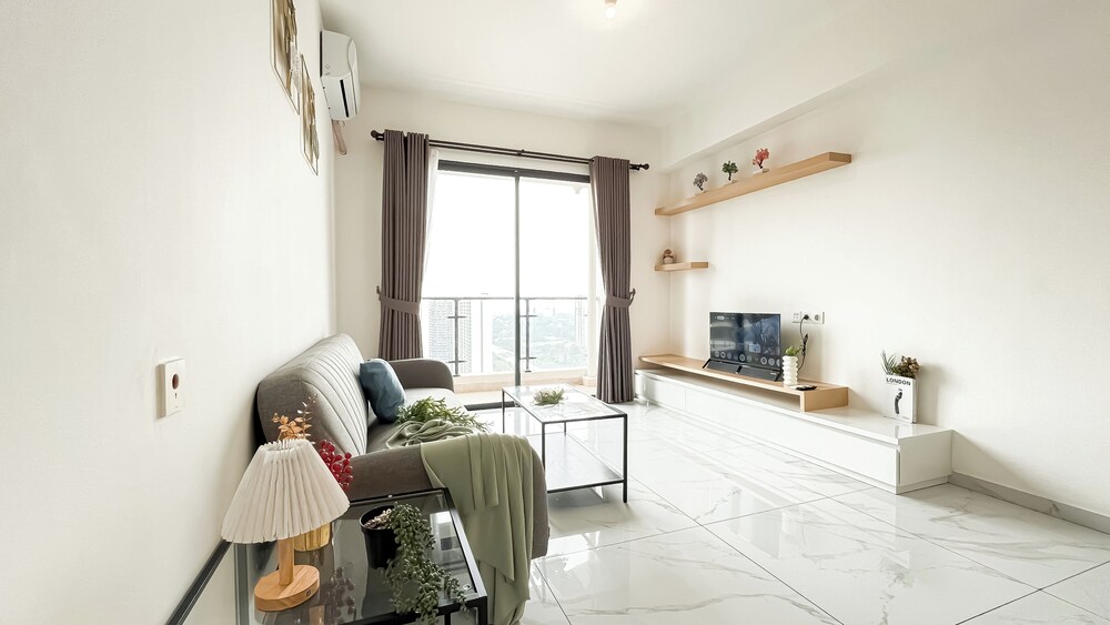 Elegant And Homey 3Br Apartment Sky House Bsd