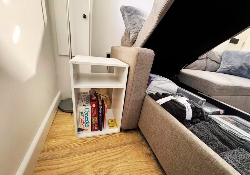 Cosy & Luxury 2BR Flat in Calverton