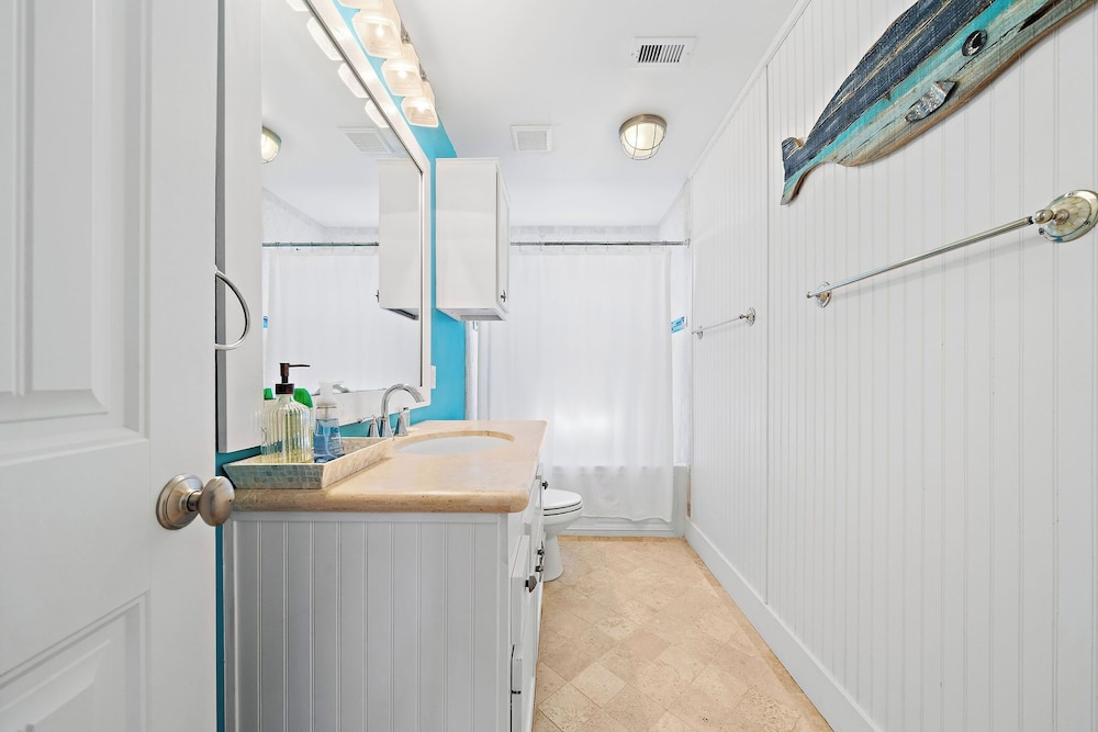 Coastal Cottage by Ryson Vacation Rentals