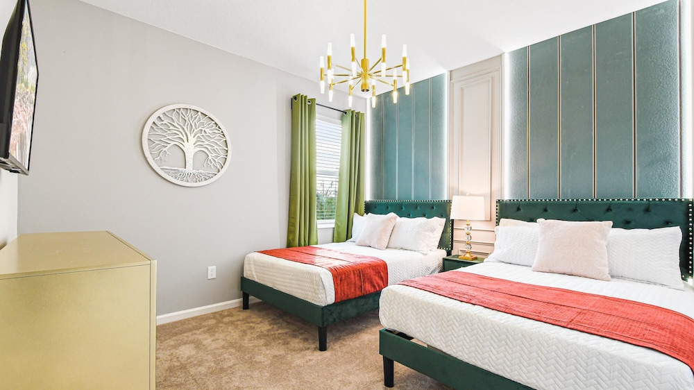Veranda Palm Resort 12br Pool Spa Villa by Disney view 3
