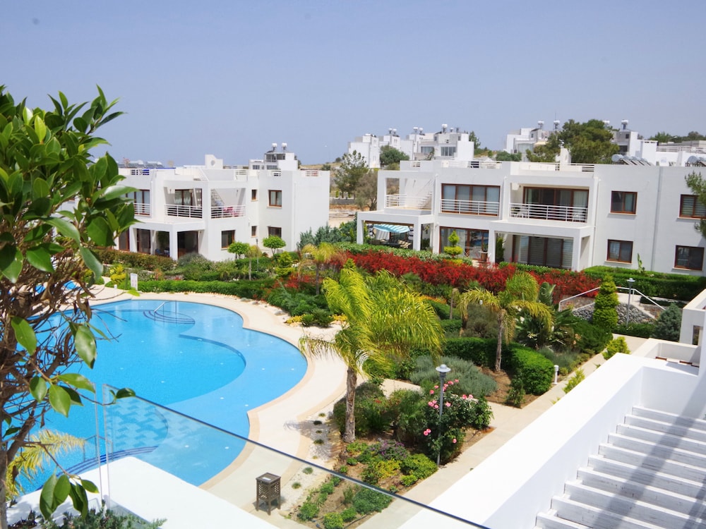 Holiday Apartment With Astonishing Views in Esentepe