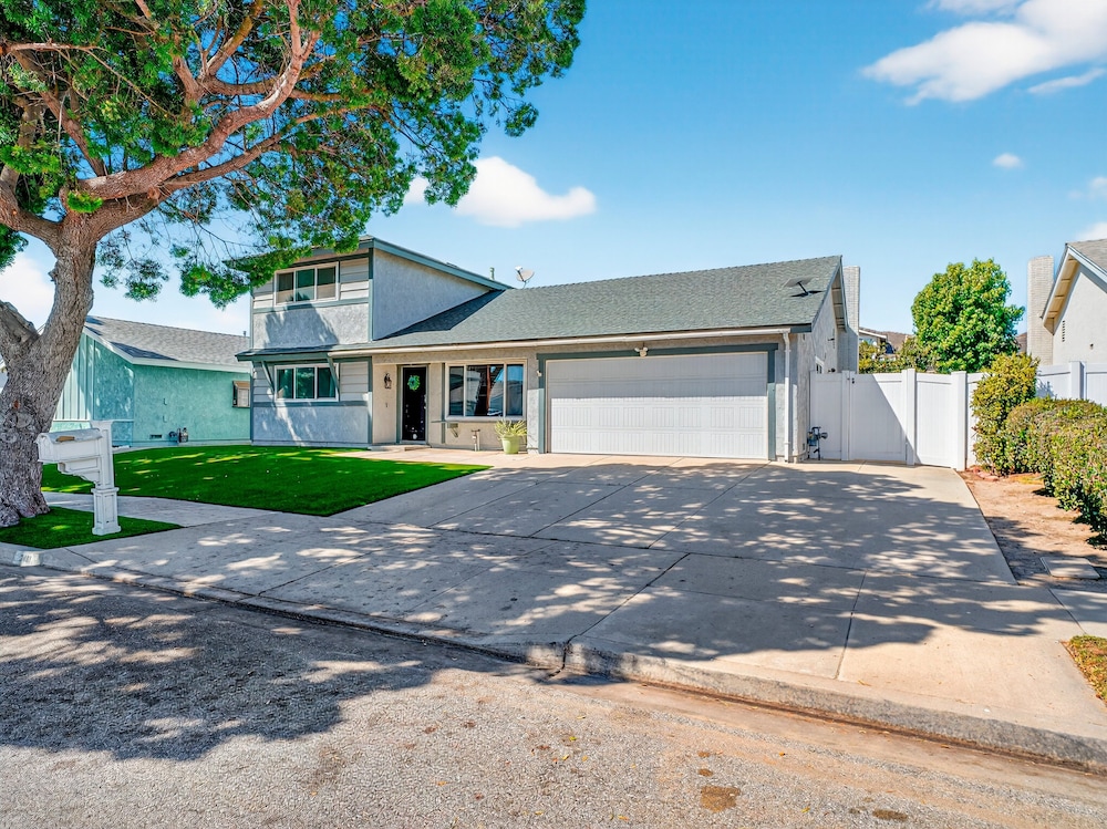 Coastal Escape With Private Mini Golf 4 Bedroom Home