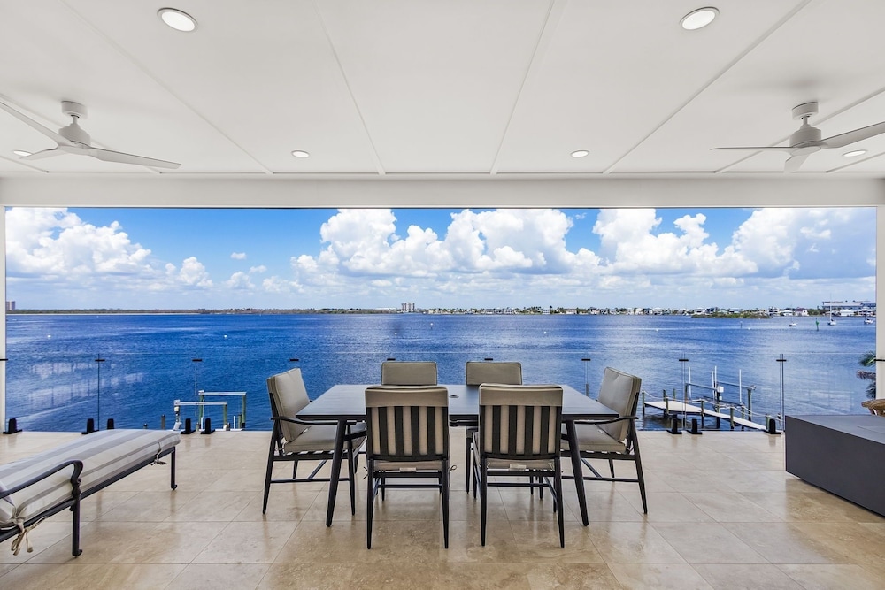 319 Bay & Beach Blessings: Pool Home W/ Water Views! 4 Bedroom Home