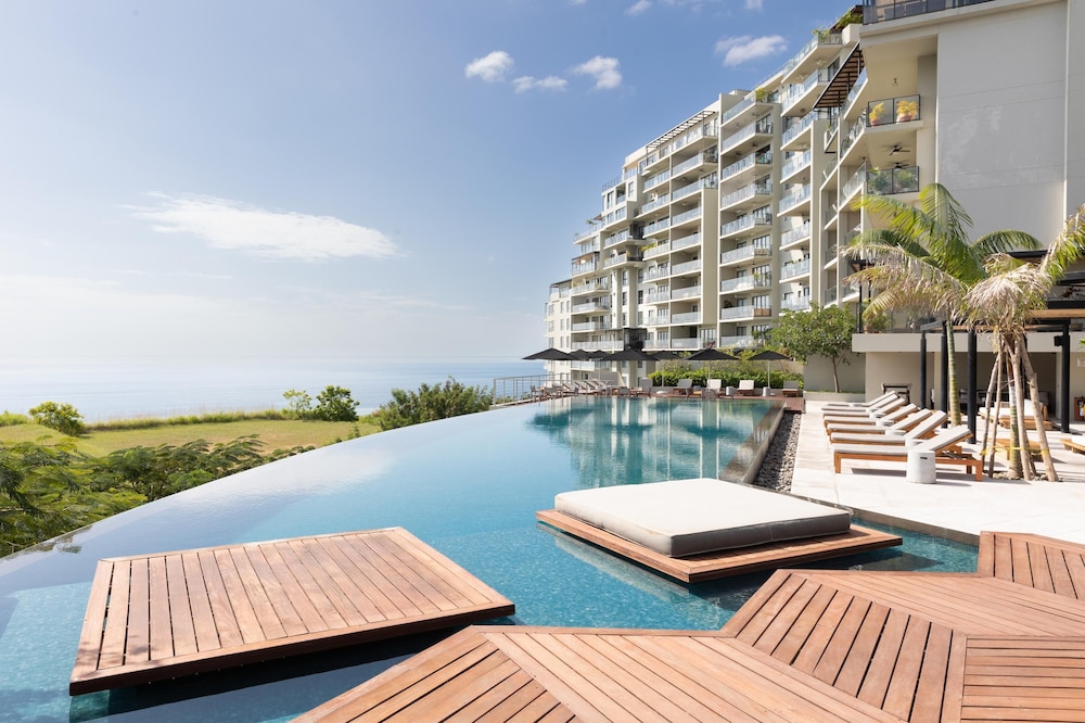 Ourfriends Condo by Acomodo