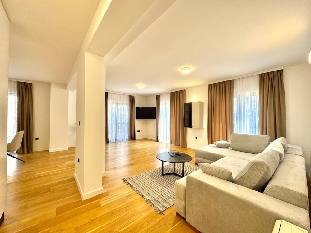 Sunny Bay Apartments