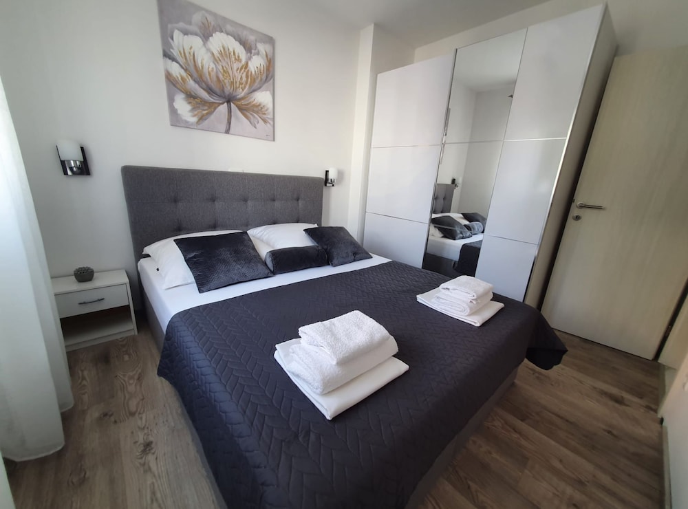 Kastel Novi Elegant and Stylish Apartment With Terrace and Patio