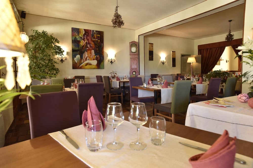 Hotel le Relais - Property Image 9
