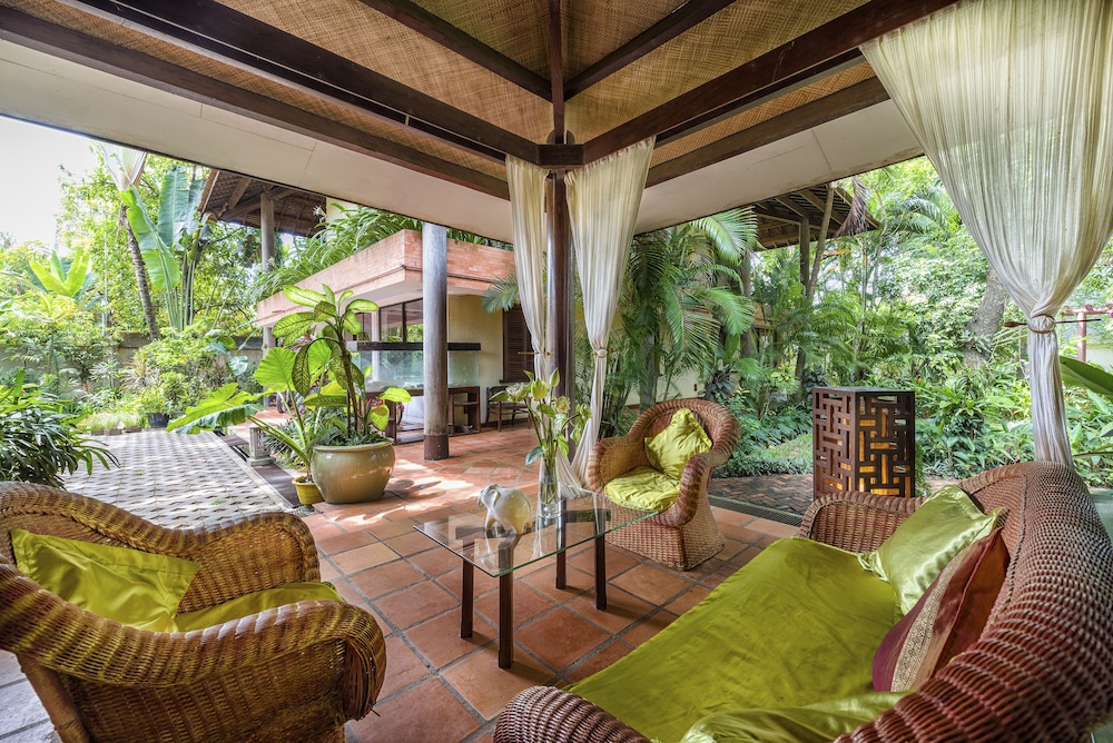 AMATAO Tropical Residence