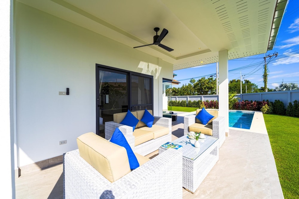 New Modern 3 Bedroom Villa MB35