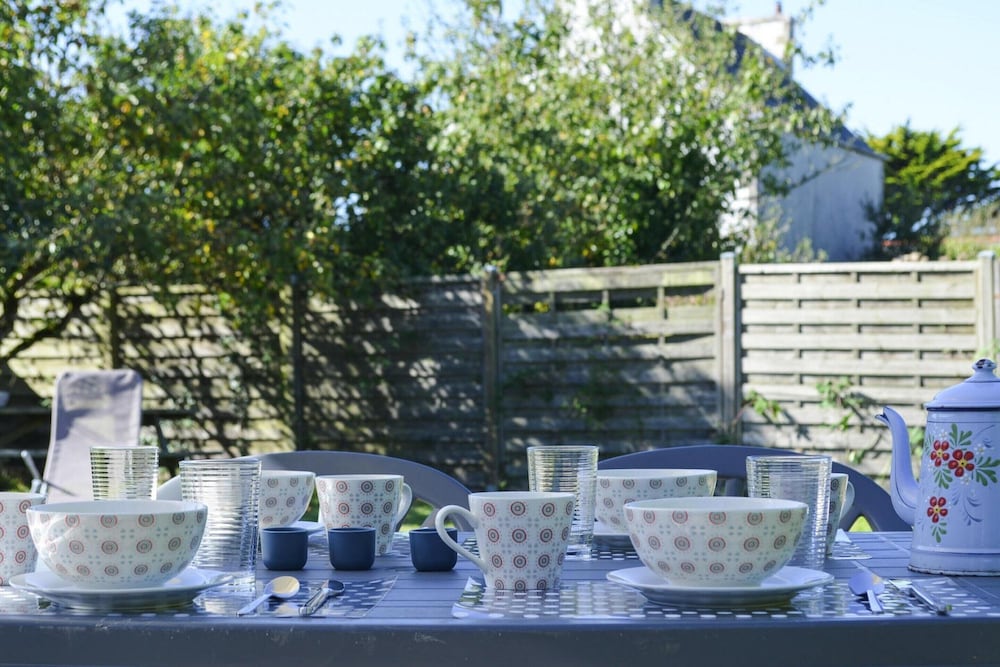 Comfortable Holiday Home With Enclosed Garden