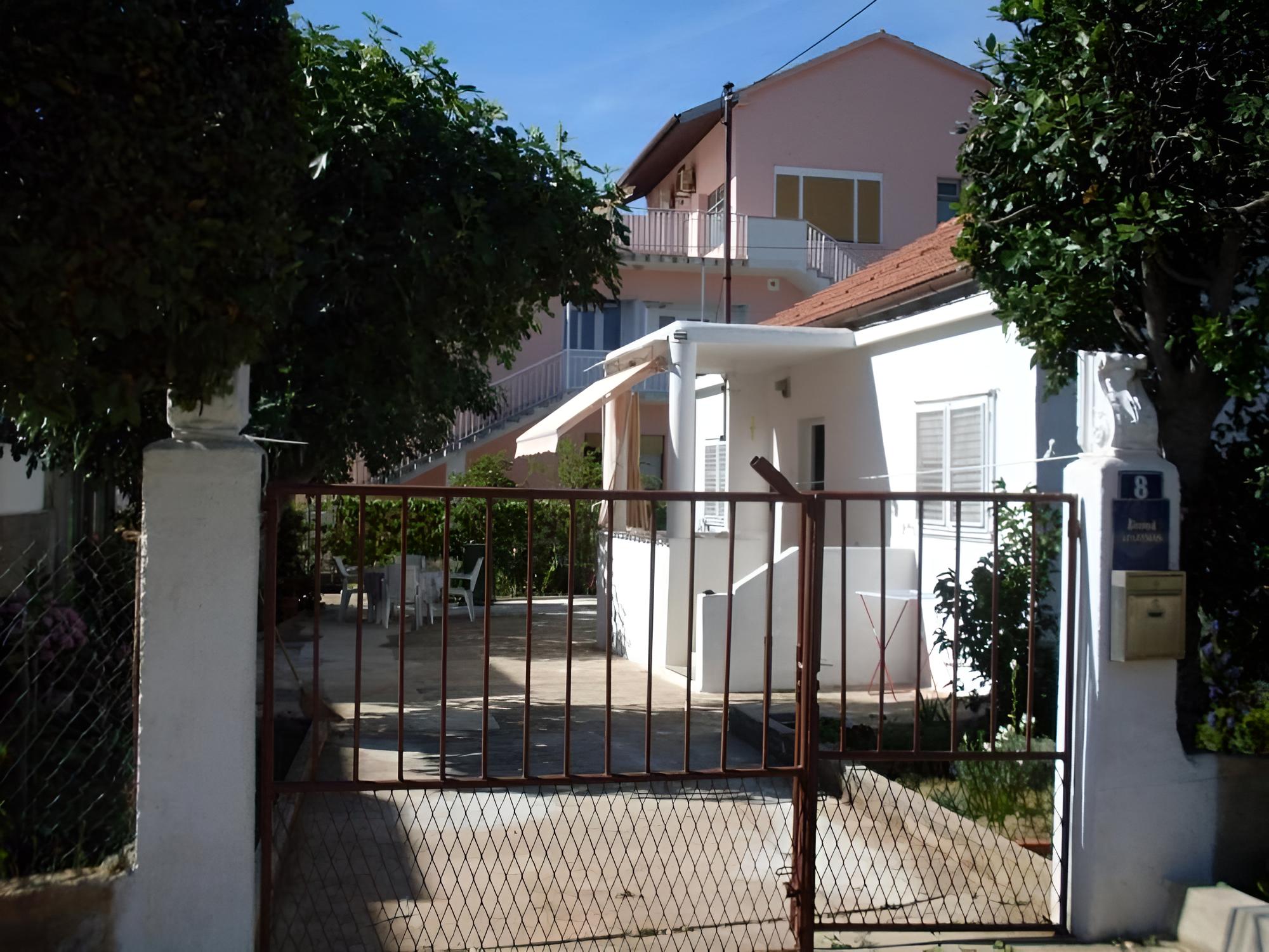 Photo 48