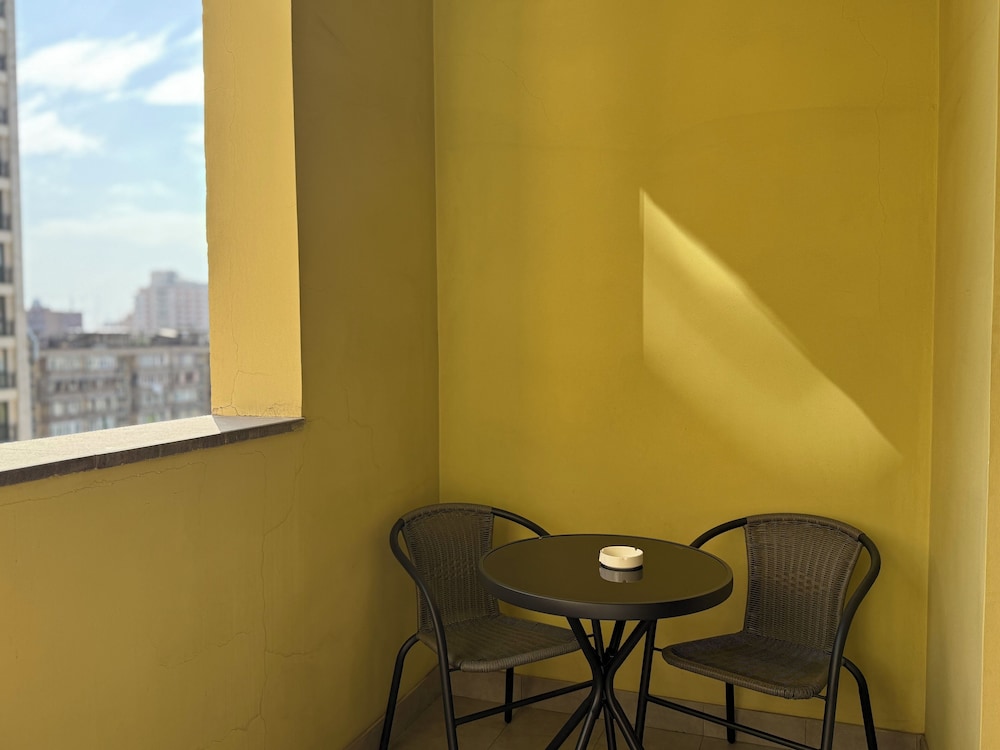 Deluxe 2-bedroom apartment by Sweet Home