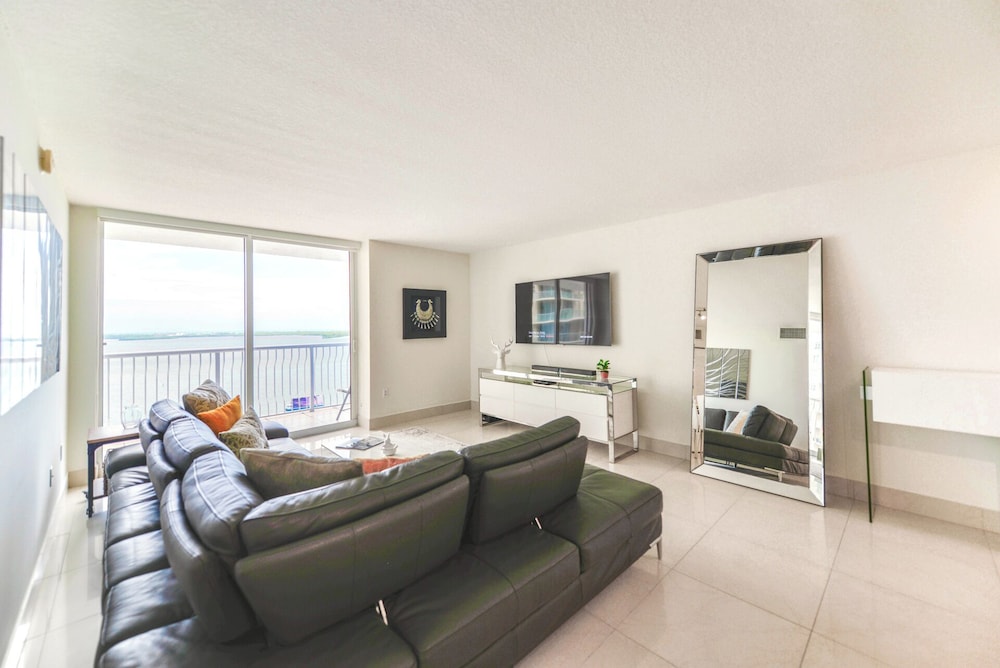 Chic Brickell Condos – Prime Location