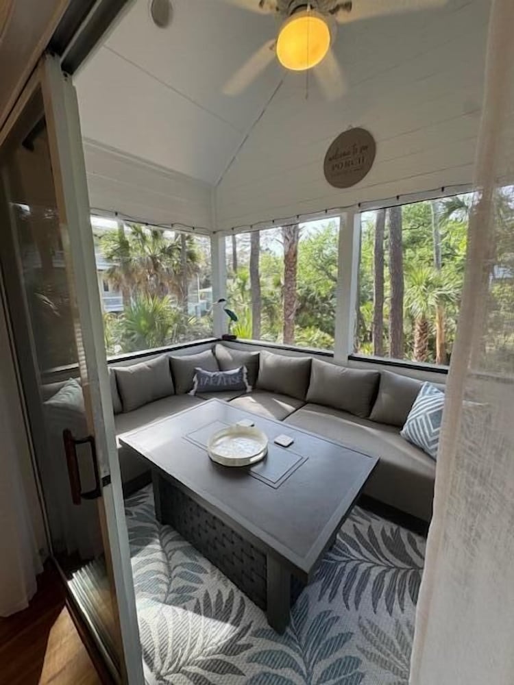 Beautifully Appointed 3-bed, 2.5-bath Home, Great Location Near Beach & Club