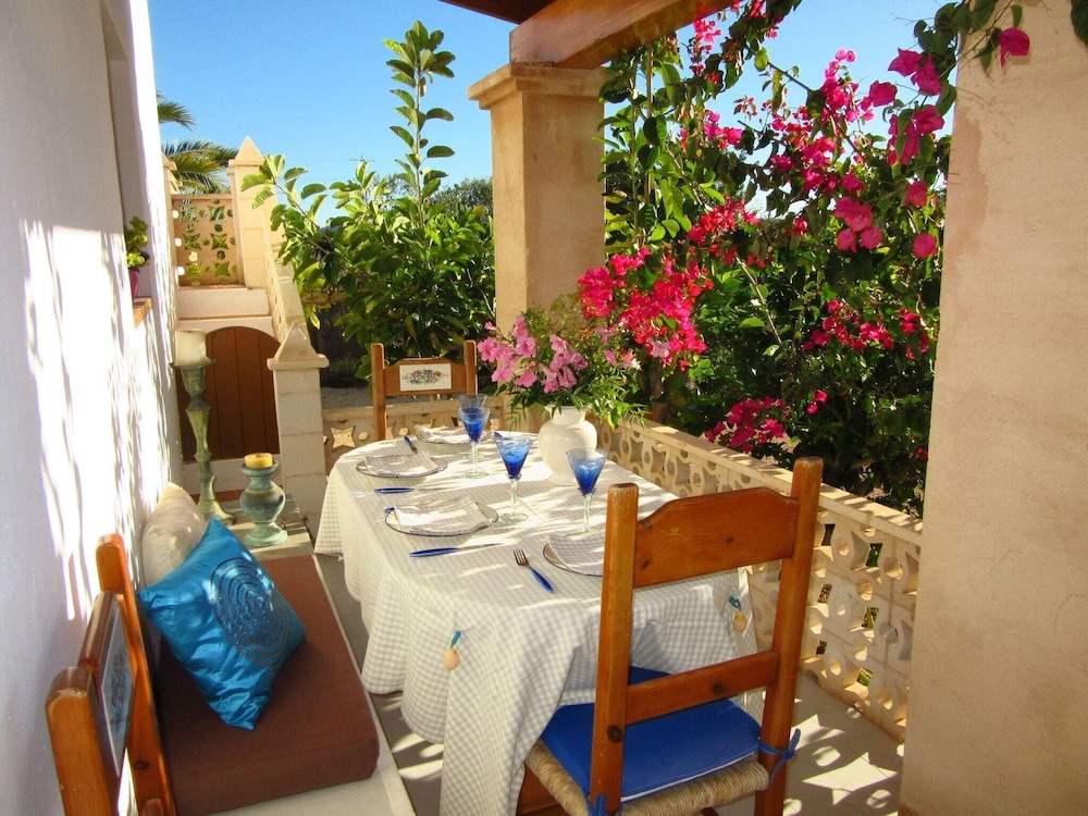 Belvilla by OYO Villa Estrella view 4