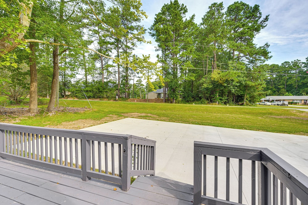 Private Deck & Yard: Home 3 Mi to Dtwn Sanford!