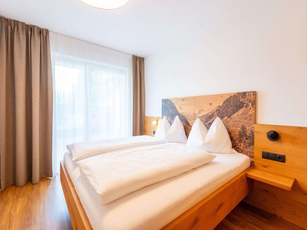 Inviting Flat in Hart With Fitness Room view 3
