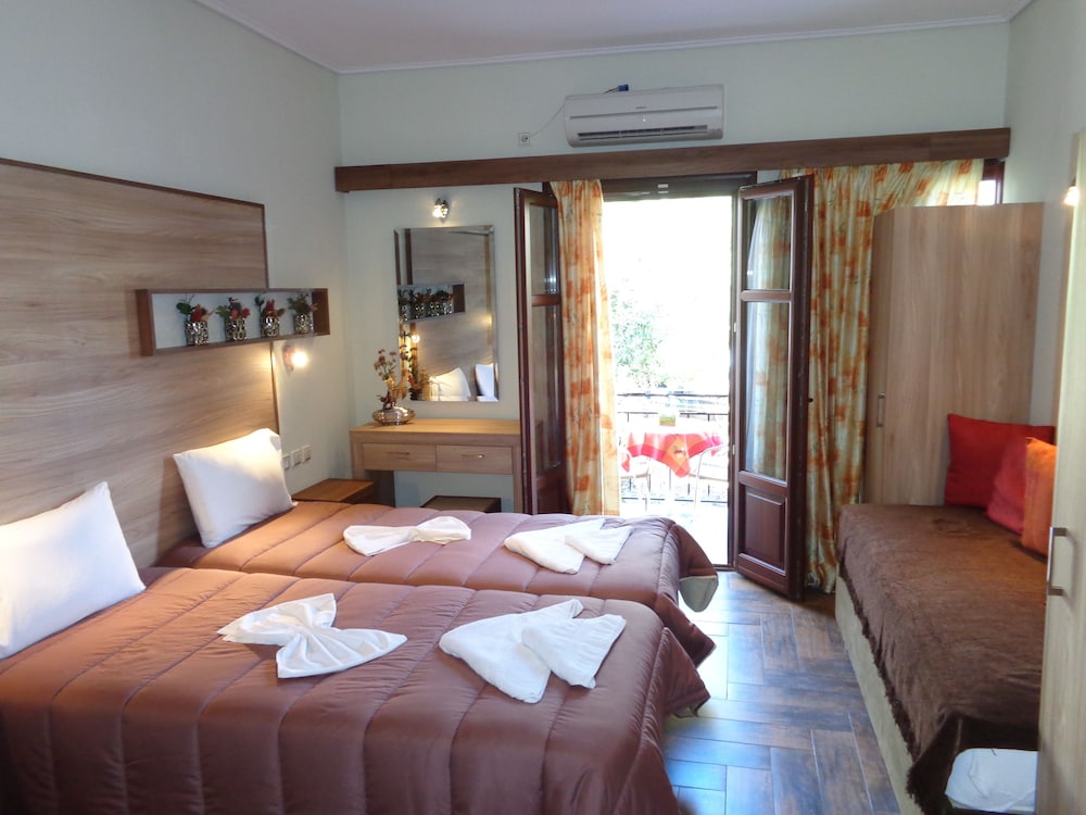 Niki Studios Sea-Front photo 4