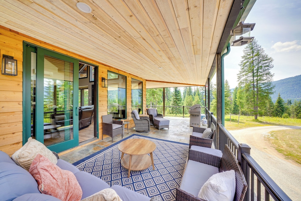 7 Mi to Boat Launch: Luxe Montana Family Home