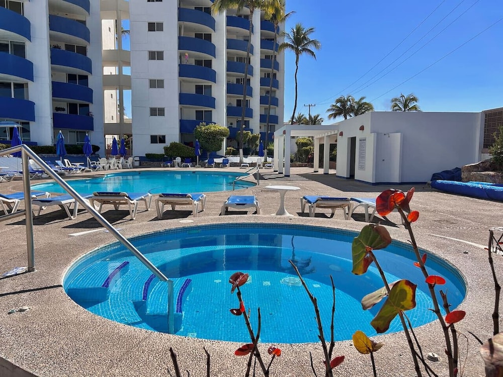 Yatch Apartments