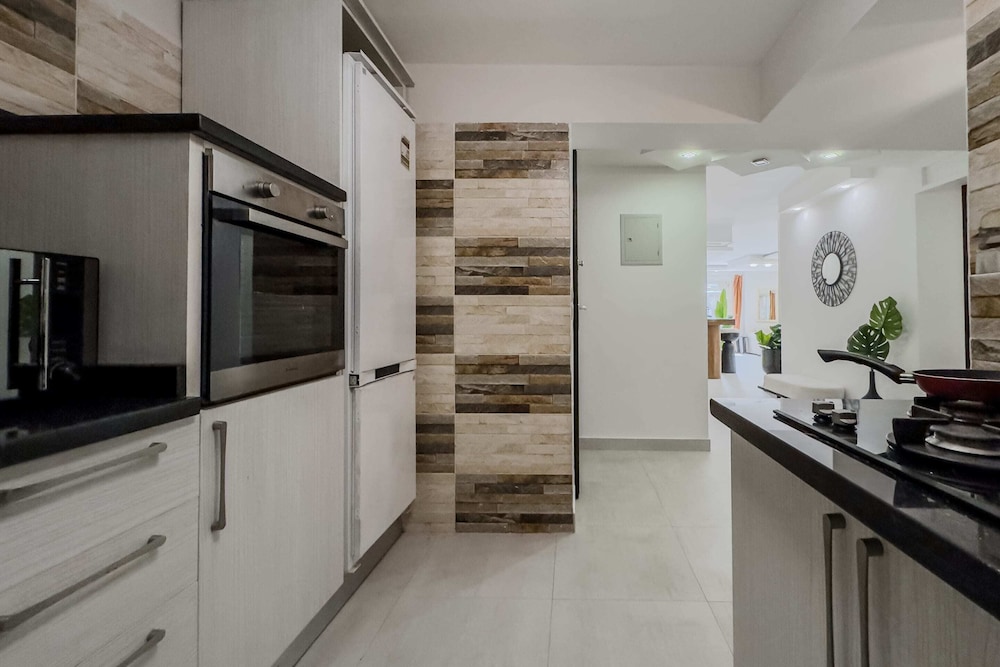 Xuru Stays I The 3bdr Avant-garde Residence 5 min to Airport