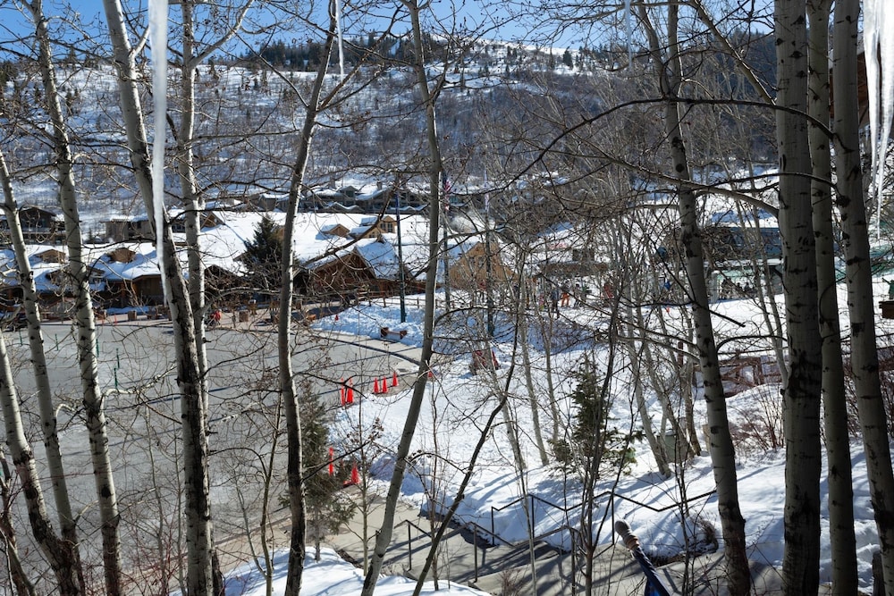 Pine Inn at Trail's End Lodge - Three Bedroom Residence with Spa #2 3 Condo