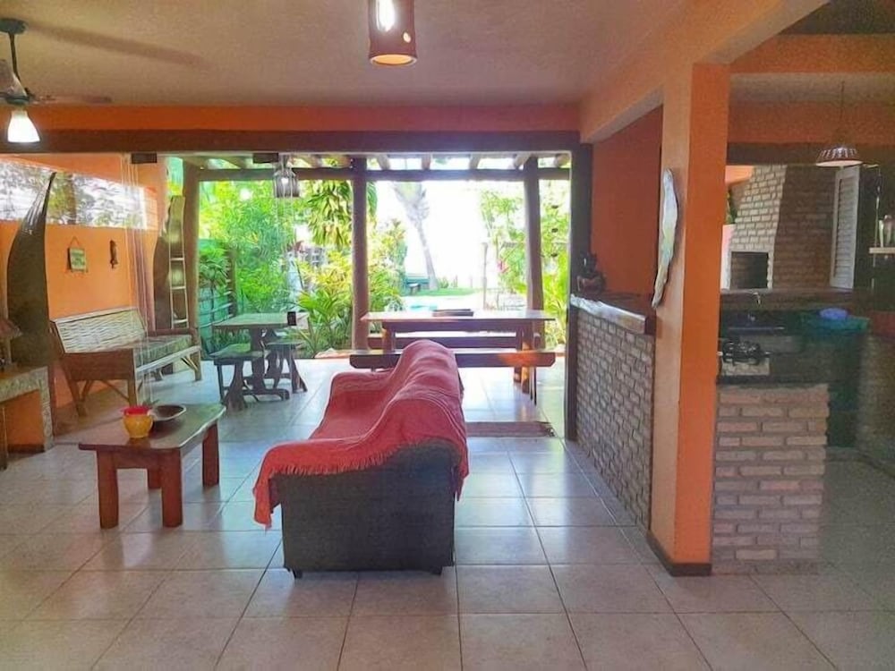 Casa de Temporada Felicidade, 38 Hóspedes, 2 Piscinas, 9 Suítes e 2 Churrasqueiras em Itacaré Bahia