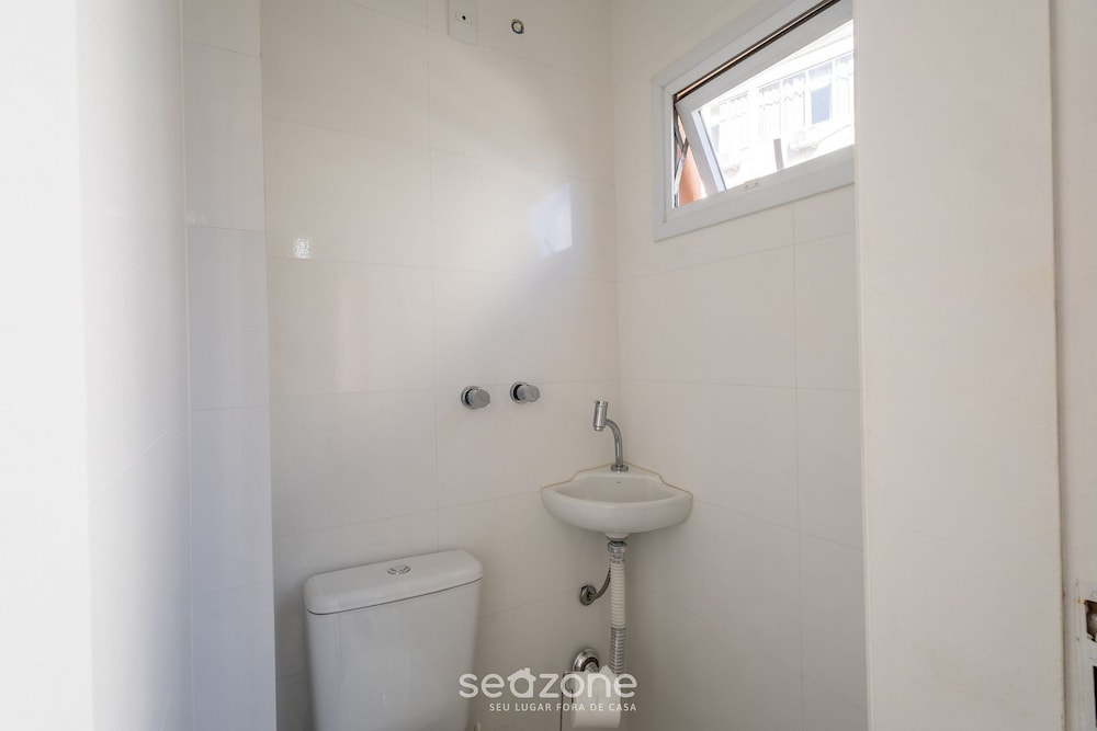 Apartments 50m From the Main Beach in BC - MRD
