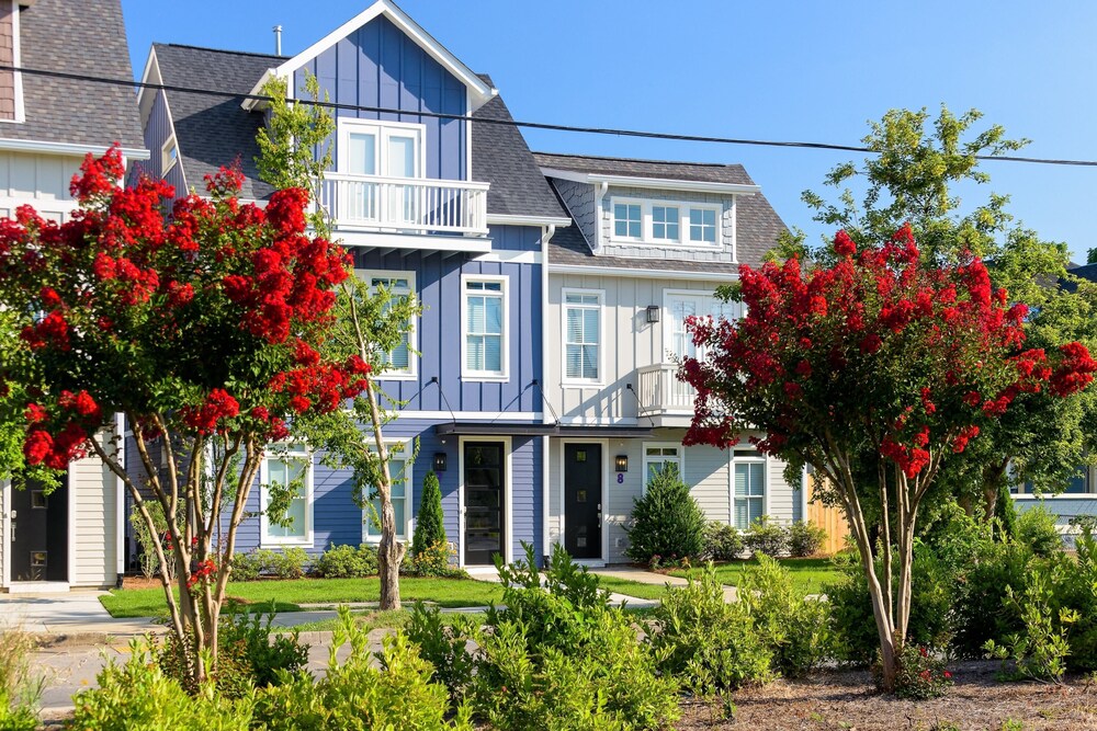 Reba by Avantstay Contemporary 4BR Condo in Heart of Nashville view 5