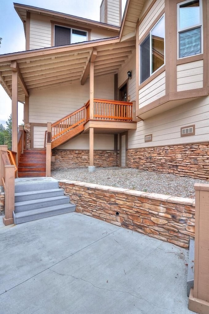 No 19 Luxury Village Retreat