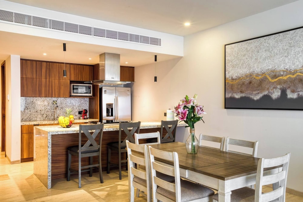 Family Friendly APT 17 Ocean View, 3br, 6 pax