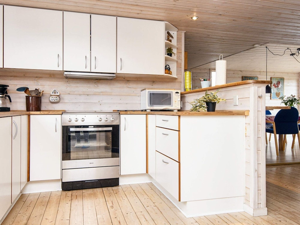 7 Person Holiday Home in Juelsminde view 4