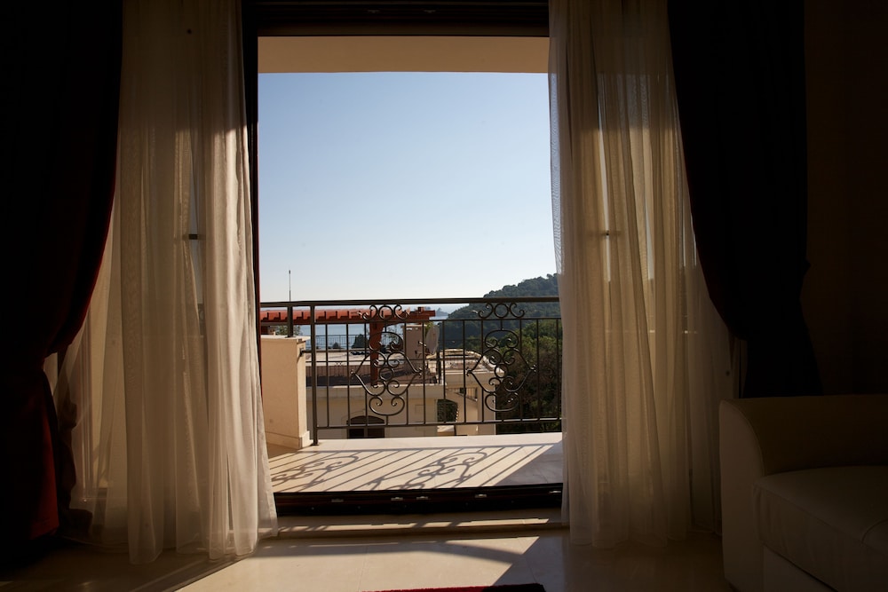 St. George Apartments and Villa with pool