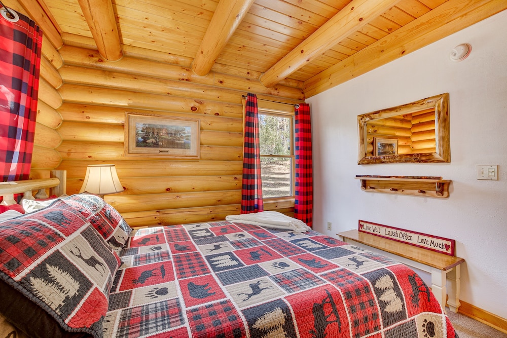 Merrillan Cabin w/ Fire Pit < 1 Mi to Lake Arbutus view 5