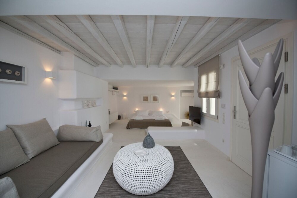 Gorgeous Villa Opal by Diles Villas view 3