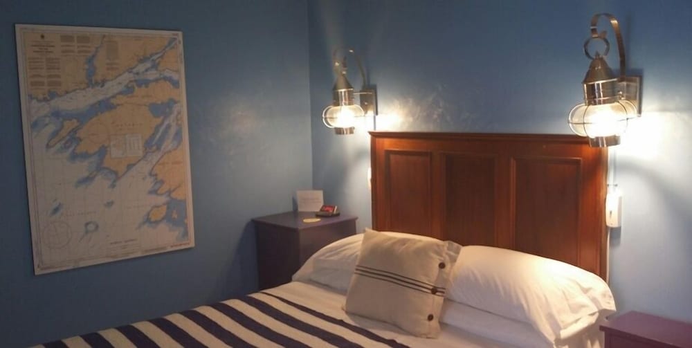 Frontenac Club Inn-1